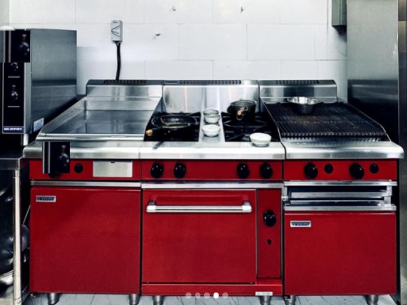 moffat_anz's tweet photo. Cinder by Naju Rachey in the Maldives offers an unforgettable food journey. 🍽️
Behind every great restaurant is an exceptional kitchen.
Waldorf 800 Series and Turbofan Ovens are integral #commercialkitchen equipment at Cinder.👌
 #chef #futurekitchen https://t.co/acUcPgMlm5