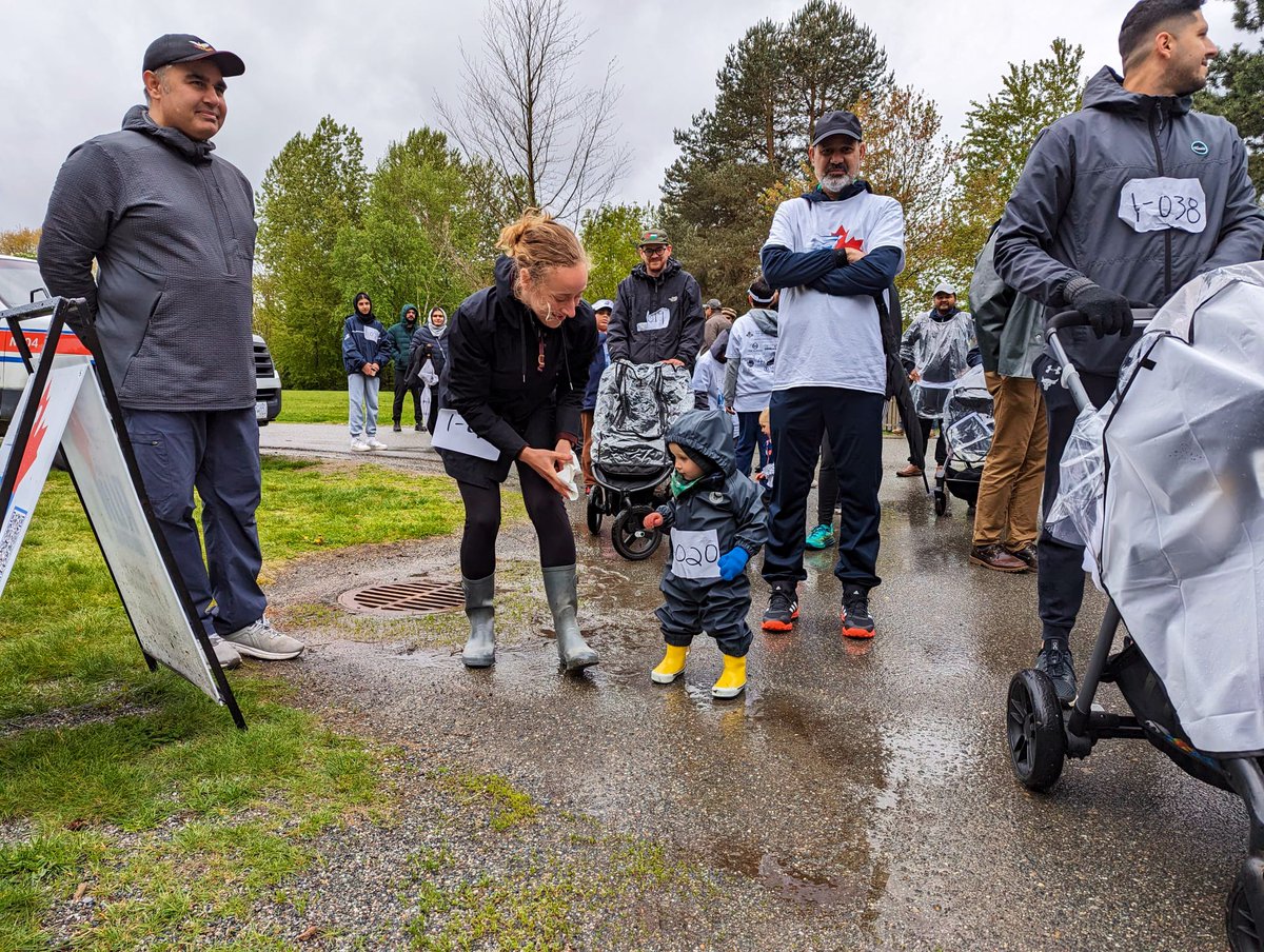 Run4Abbotsford's tweet photo. 𝐑𝐔𝐍 𝐅𝐎𝐑 𝐀𝐁𝐁𝐎𝐓𝐒𝐅𝐎𝐑𝐃

The first Annual Charity Run organised by Ahmadiyya Muslim Youth Association raised $15,000 in support of Abbotsford Regional Hospital. Thank you to everyone who participated, donated, and supported this important cause. 

#RunForAbbotsford https://t.co/rZIc706y9s