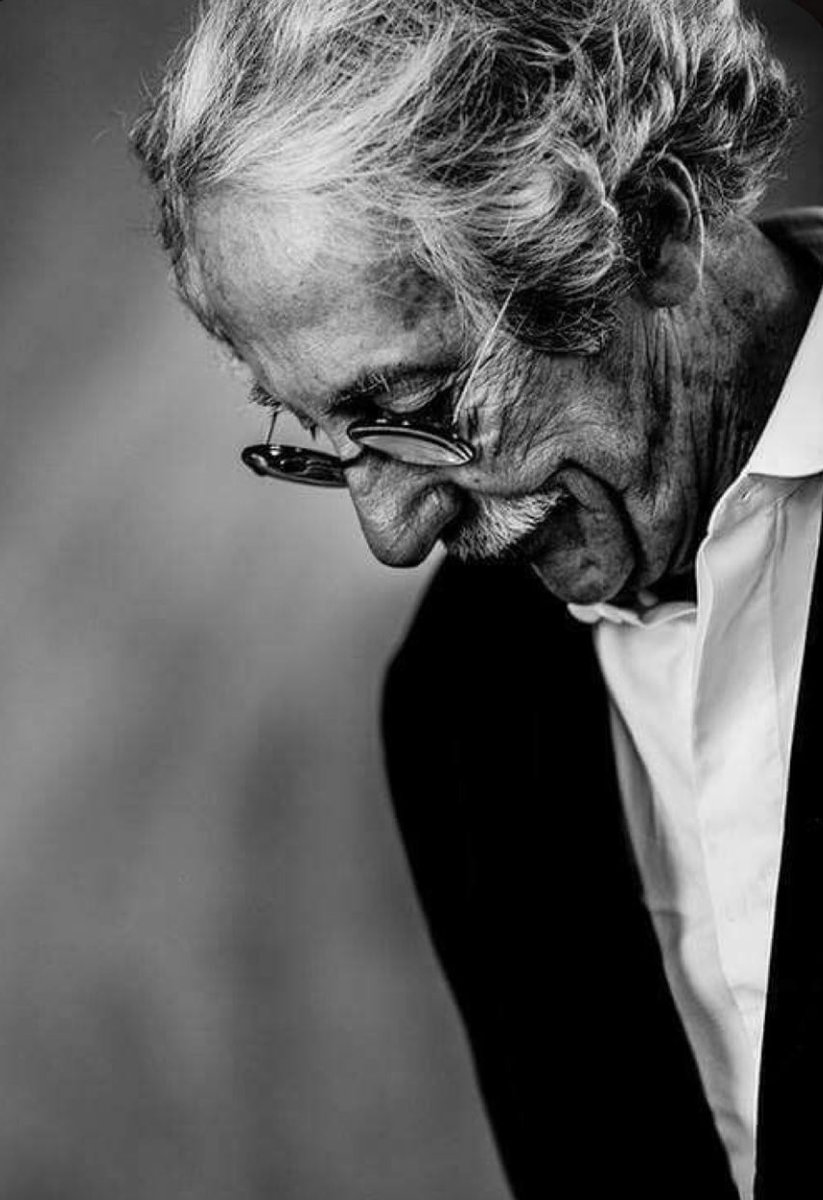 Né un 29 avril, Monsieur #JeanRochefort ❤️