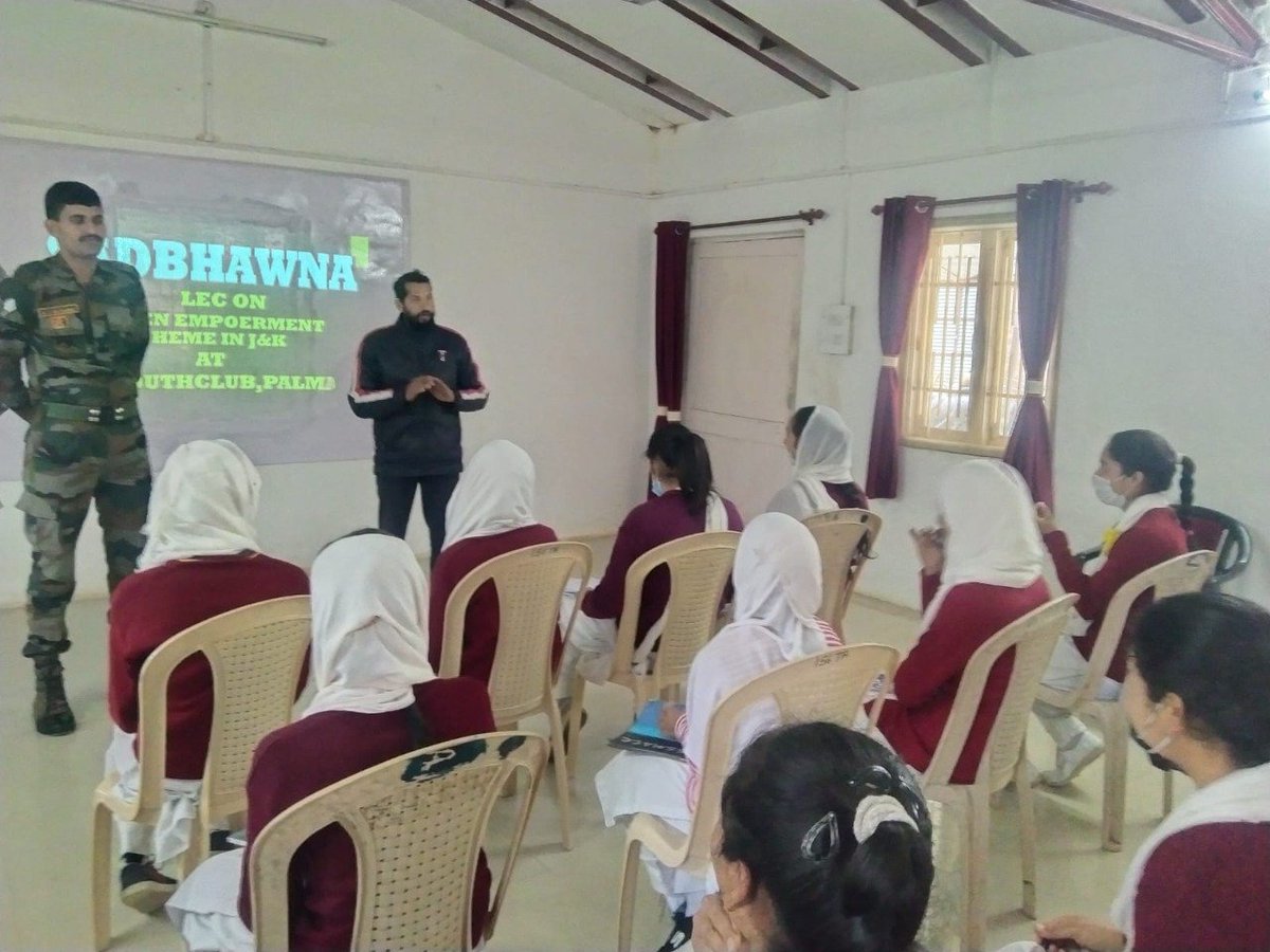 #IndianArmy organized a lecture on 'Women Empowerment' at Youth Club at Palma, Rajouri. Its objective was to spread awareness among students about various women empowerment schemes.