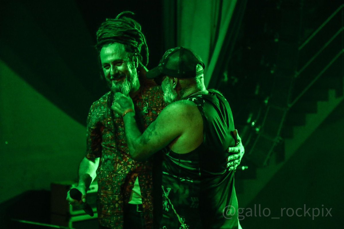 Gracias por esta noche llena de amigos y música ! La banda está feliz!
Los #SinCuenta 🎂 de Néstor con las participaciones mágicas en <a href="/palermogrooveok/">PALERMO GROOVE</a> 
🎸🎶🎂👑😎🙌🏽

<a href="/KAPANGASOK/">KAPANGA</a> 
<a href="/C4REGGAE/">C4-REGGAE</a> 
<a href="/NestorAmeri/">Nestor jambao</a> 
<a href="/Dario_BlackDali/">BlackDali</a> 

📸<a href="/rock_pix/">El Gallo 🇦🇷⭐️⭐️⭐️</a> 🔥