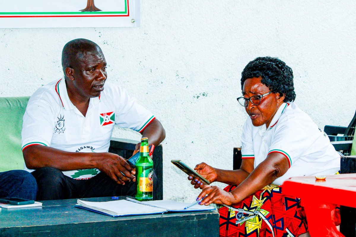 BwizaRadio's tweet photo. #SAGAMBA #BURUNDI, TURIKUMWE TWESE BIRASHOBOKA.
Kur'uyu w'Imana 28/4/2024, niho abanywanyi ba koperative Sagamba Burundi : turikumwe twese birashoboka, bipfurizanya umwaka mushasha wa 2024. Ivyo birori bikaba vyabereye mugisagara ca #Bujumbura. 1/3
@GeneralNeva https://t.co/NgfZv0mHb0