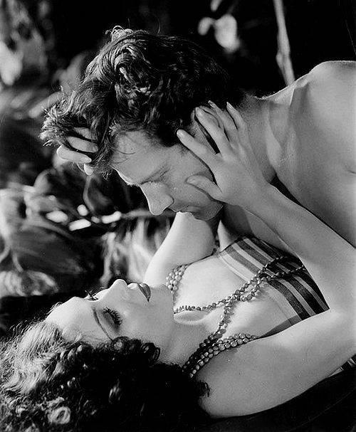 Dolores del Río & Joel McCrea ('Bird of Paradise', 1932).

#DoloresdelRio #diva #México #hollywood #birdofparadise #cine #cinema #classichollywood #1930s #joelmccrea