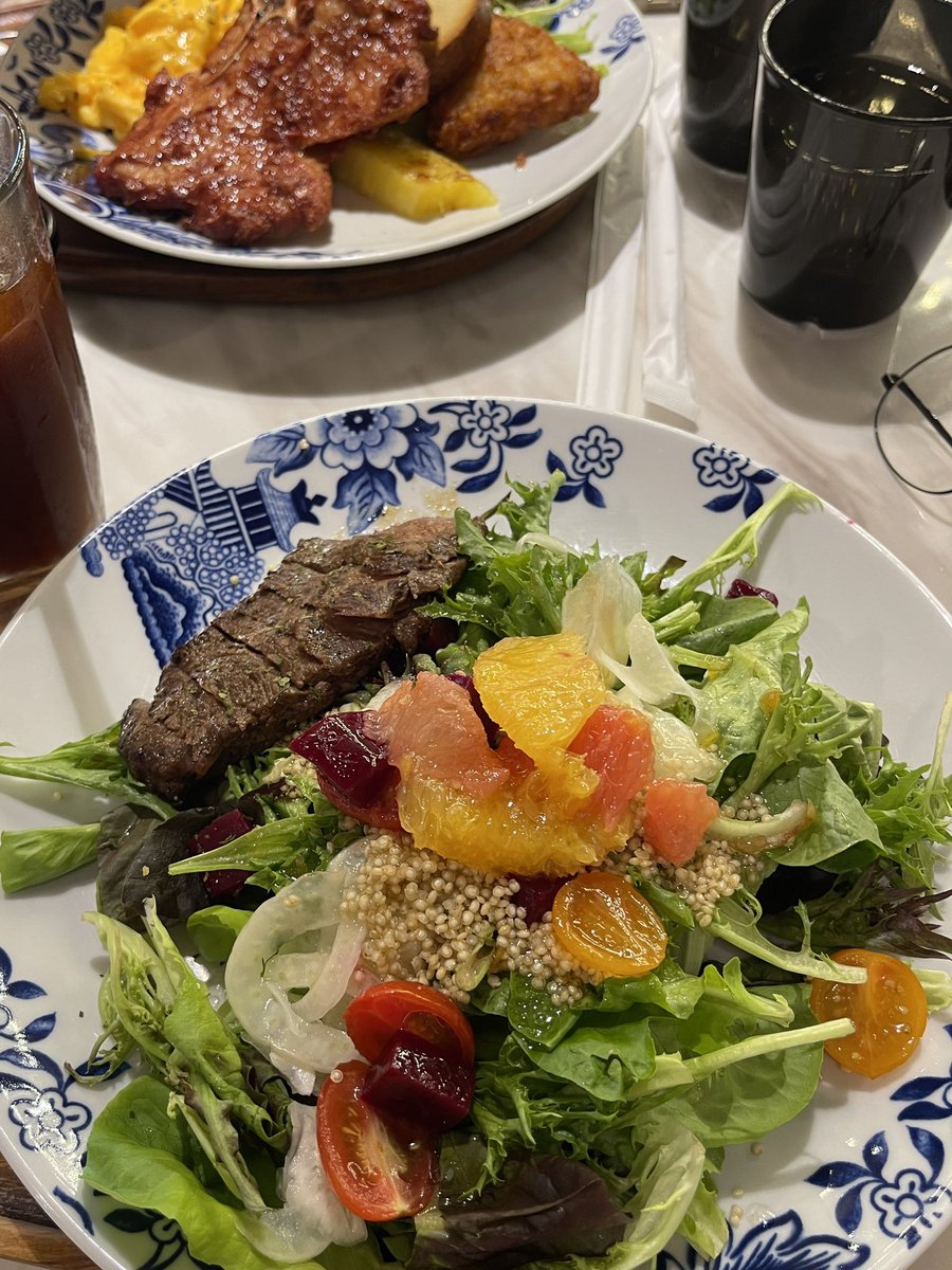 marcus870879's tweet photo. 天氣翳焗完全冇胃口食飯，食個Salad算。推友中午食咩？

#sensoryZERO
#良店
#blueMonday https://t.co/pvc1VaSD6y