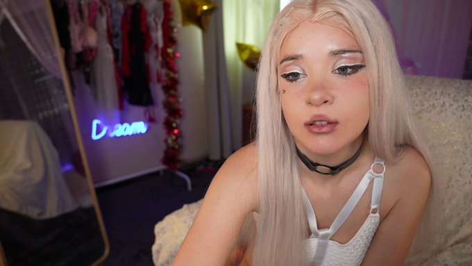 I'm online @MyFreeCams! #onmfc https://t.co/yFwj0sl3Z5 💚 https://t.co/oiDgchkzeO<a class="tags" href="/tag/myfreecams">@myfreecams</a><a href="/tag/onmfc"class="tags">#onmfc</a>