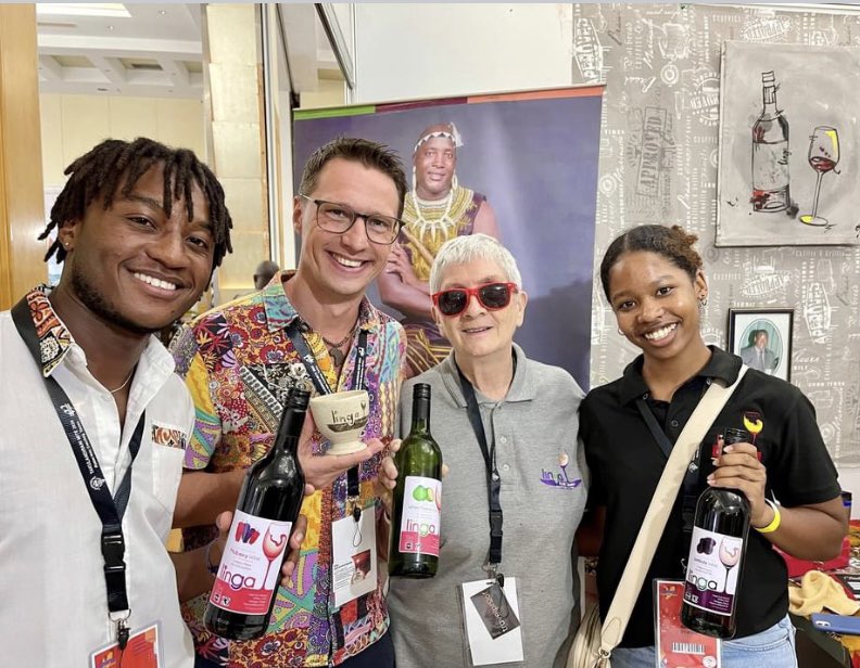 Old friends, new friends - a great event. Happy to share the good stuff with @travelton_mw who are just bringing #horseriding to #Kuti Ranch. @TourismMalawi #wine #fruitwine . Thanks granddaughter Hannah for help. #malawi @adven_withcolby