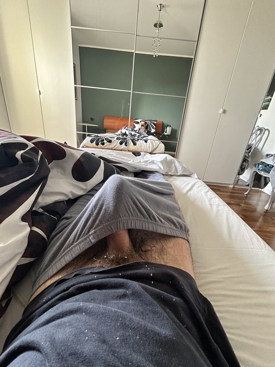 AngelazzoneXXX's tweet photo. Come mi sveglia ogni mattina 😝🌋 https://t.co/3pVvgFq7DF