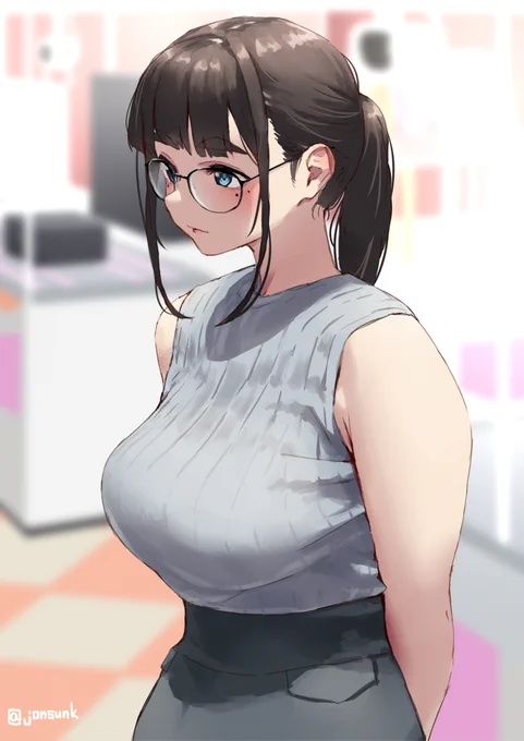 隣の台の子がノースリーブだった 