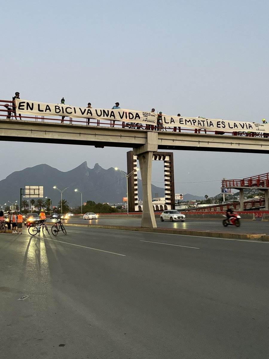 XV aniversario de <a href="/somosbicibles/">PUEBLO BICICLETERO</a> 
Que no se nos olvide que en la bici va una vida.

#LaEmpatíaEsLaVía