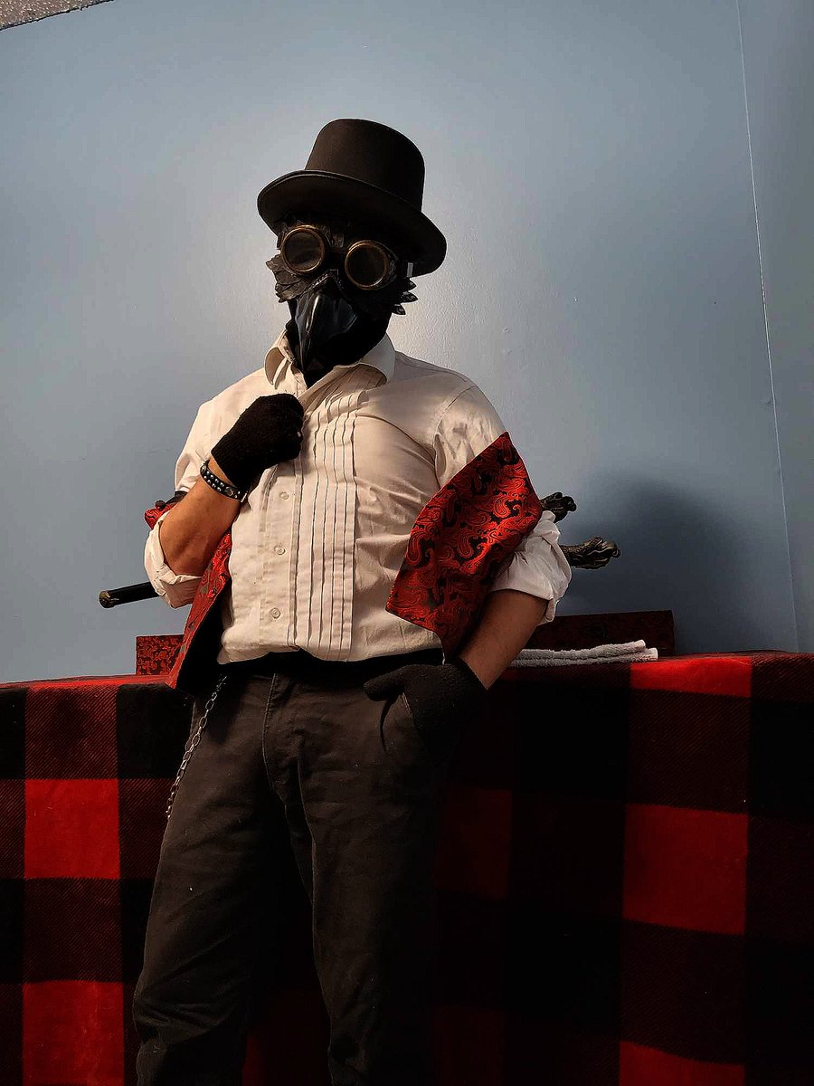 _PlagueDaddy_'s tweet photo. What would you do if I were your butler for a day?

#Onlyfans #Cosplay #PlagueDoctor #PlagueDoctorCosplay #Butler #ButlerCosplay #ContentCreators https://t.co/9s03PpzGR9
