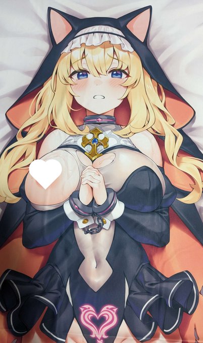 こちらはリリーちゃん
ピチスー越しのヘソ部分とかすごく好き… 