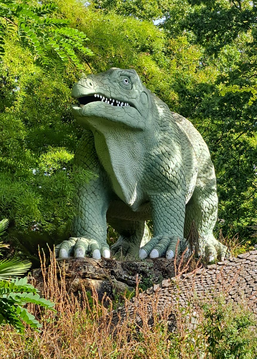 Wonders of the Capital Ring 9: Dinosaur in Crystal Palace Park #CapitalRing