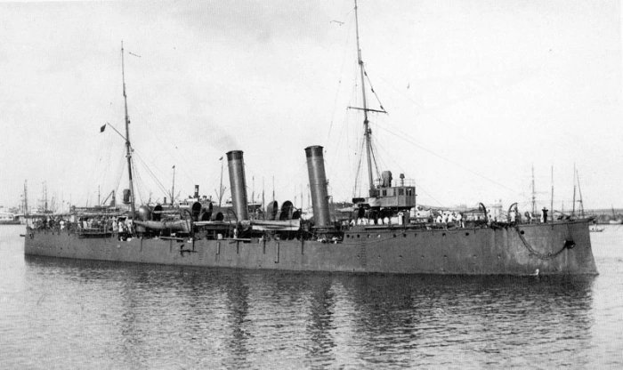 #TalDíaComoHoy de 1900 se botaba el crucero Extremadura, primer barco de guerra español tras la destrucción de la escuadra en Cuba. Fue bautizado así por ser la tierra de la que eran originarios muchos de los conquistadores españoles más conocidos, y se entregó a la en 1902.