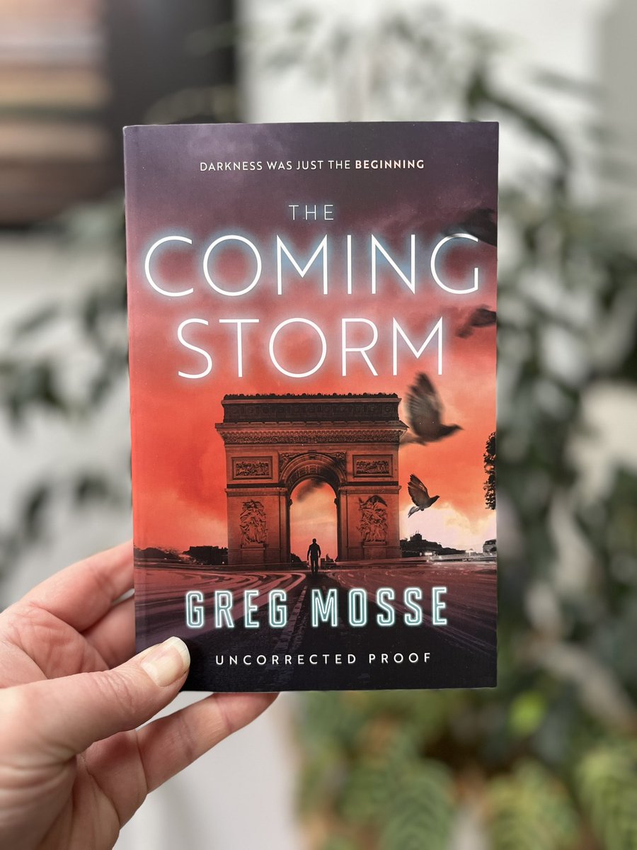 It’s my spot on tour today for the brilliant #TheComingStorm @GregMosse @moonflowerbooks A tense, gripping, edge of your seat Clifi thriller, just so so good! Full review on insta ⬇️⬇️⬇️ instagram.com/p/C6VYof_r6KR/…