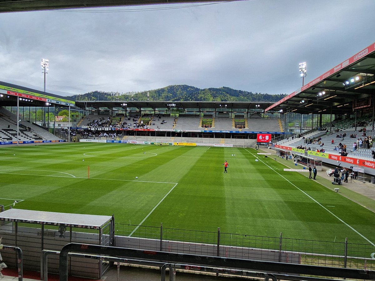 One weekend in Freiburg and two games. Europa Park on Saturday and Dreisamstadion on Sunday. Bet the old stadium was bouncing back in the day! Great city too...will be back! @Bundesliga4u @halbvierUK @ManuelVeth @SebSB @SBienkowski