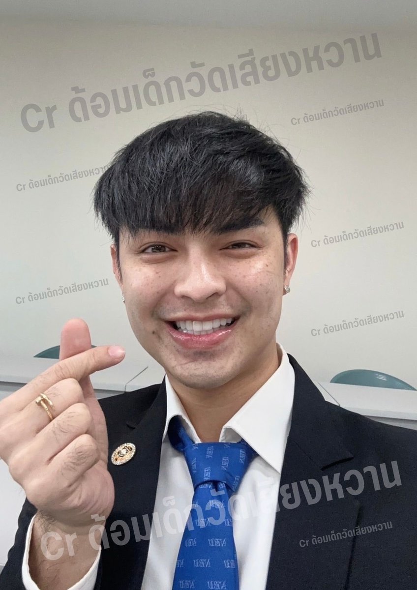 panadtuk's tweet photo. เป็น #BFC ครบ 25 วันพอดิบพอดี ดูไลฟ์ ต�� ทุกครั้ง หลับไปพร้อมลิเกทุกคืน เป็นสมาชิกด้อม มีเสื้อด้อม เป็นแฟนตัวยง 3 เพจ มีบัตรกลุ่มปิด และวันนี้มีบัตร Fanmeet #จริงจังมาก 🥰🥰🥰🥰 #มาช้าแต่มาแรงนะ #รักรอยยิ้มBANKSORNN https://t.co/ImJldt1FjE