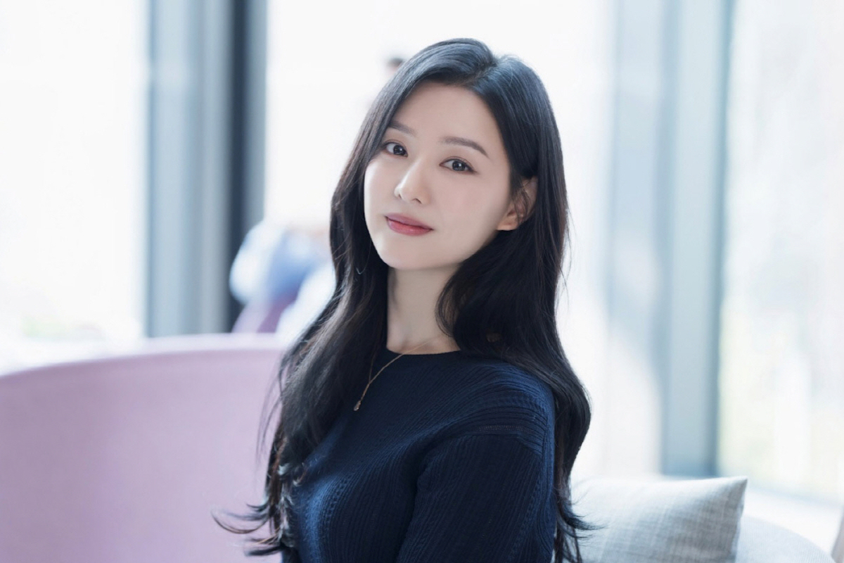 #KimJiWon Talks About Portraying Her '#QueenOfTears' Character, Most Memorable Scene, And More soompi.com/article/165792…