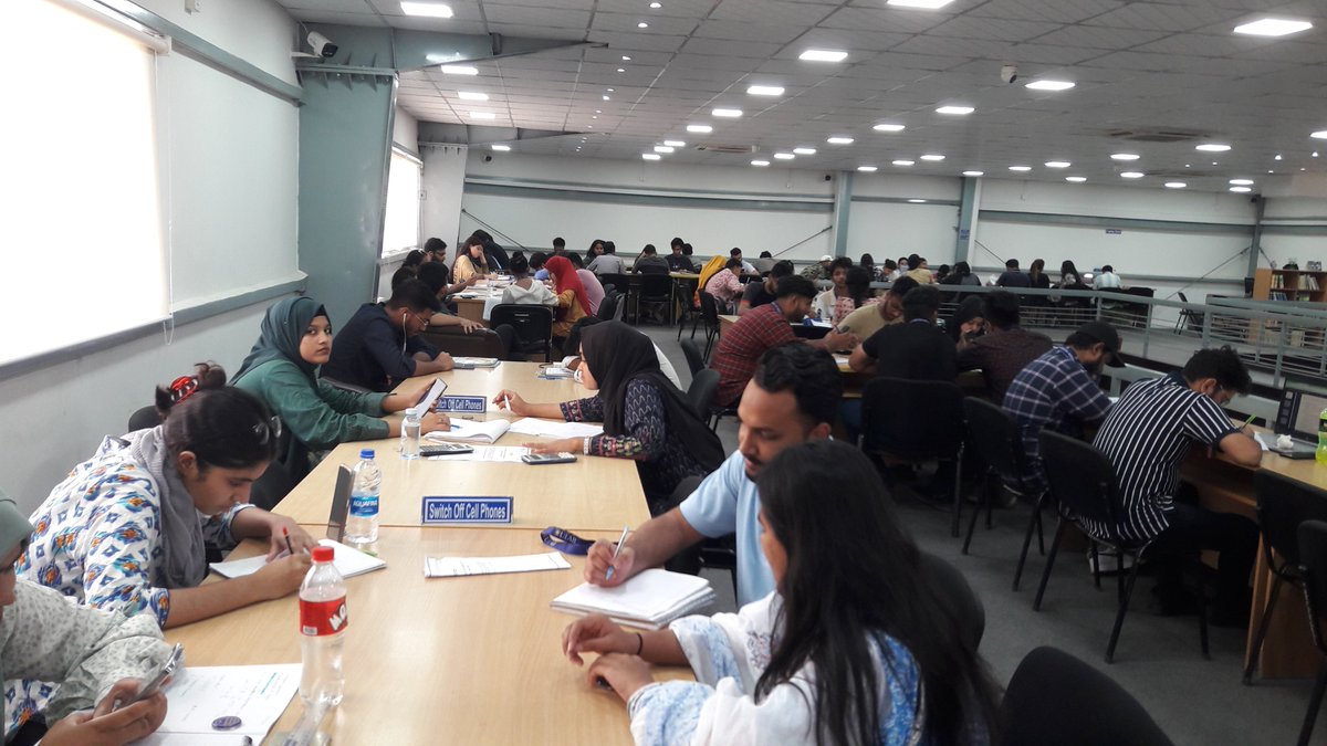 LibraryULAB's tweet image. Students are taking preparations for final exams of Spring 2024 at ULAB Library. The photo and video were taken from ULAB Library on 28 April 2024.