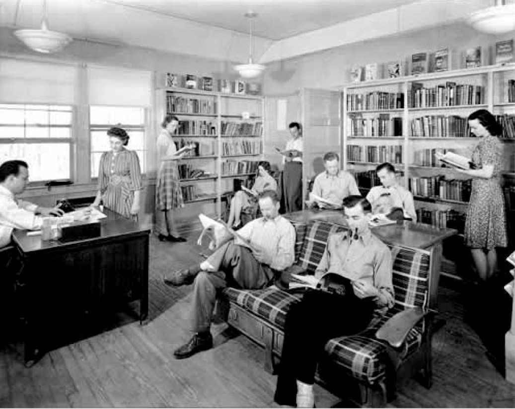 #OTD in 1941
‘Cherokee Dam Construction Camp - Library and People Reading - April 29, 1941’
#TVA #TennesseeValleyAuthority #TheNewDeal #CherokeeDam #library