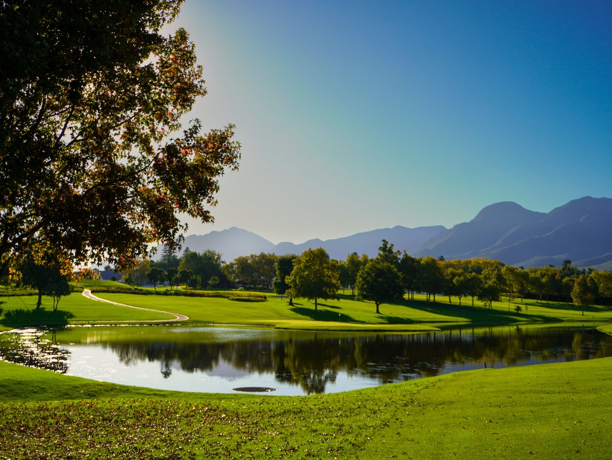 FANCOURTSA's tweet image. Savour fresh air and rolling green hills amidst our mountainscape as you enjoy golf on our Outeniqua course.

#fancourt #fancourtsa #golf #golfinthegardenroute #golflife #southafrica #westerncape #gardenroute