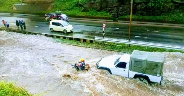 kenyanwalstreet's tweet image. Heavy rainfall in East Africa is expected to continue this week, as countries in the region face flooding, landslides and extensive destruction that has led to loss of life and property.

Here's what you need to know to start your week! 

kenyanwallstreet.beehiiv.com/p/east-africa-…

#WeeklyBrief