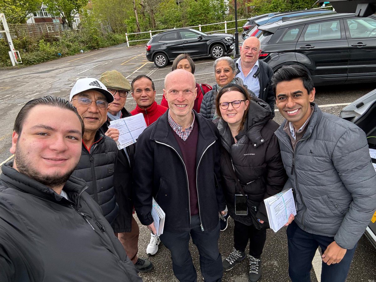 Great to be out with the @BarnetTories team in Hendon this weekend for the final push for @Councillorsuzie and @JulieredmondW - our fantastic candidates who will deliver for Barnet and London. Time to get Khan out!