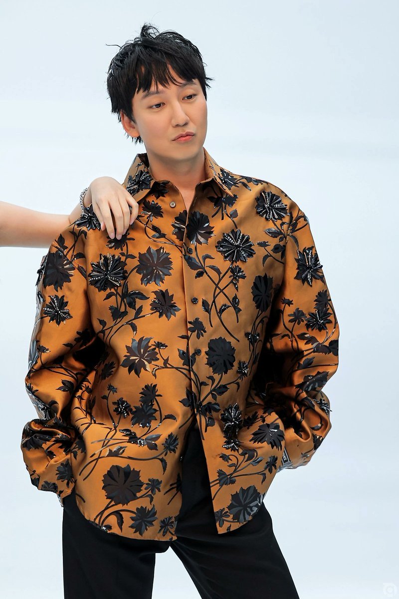 Из фотосессии для Vogue, 2023
#кимнамгиль #kimnamgil #김남길
m.post.naver.com/viewer/postVie…