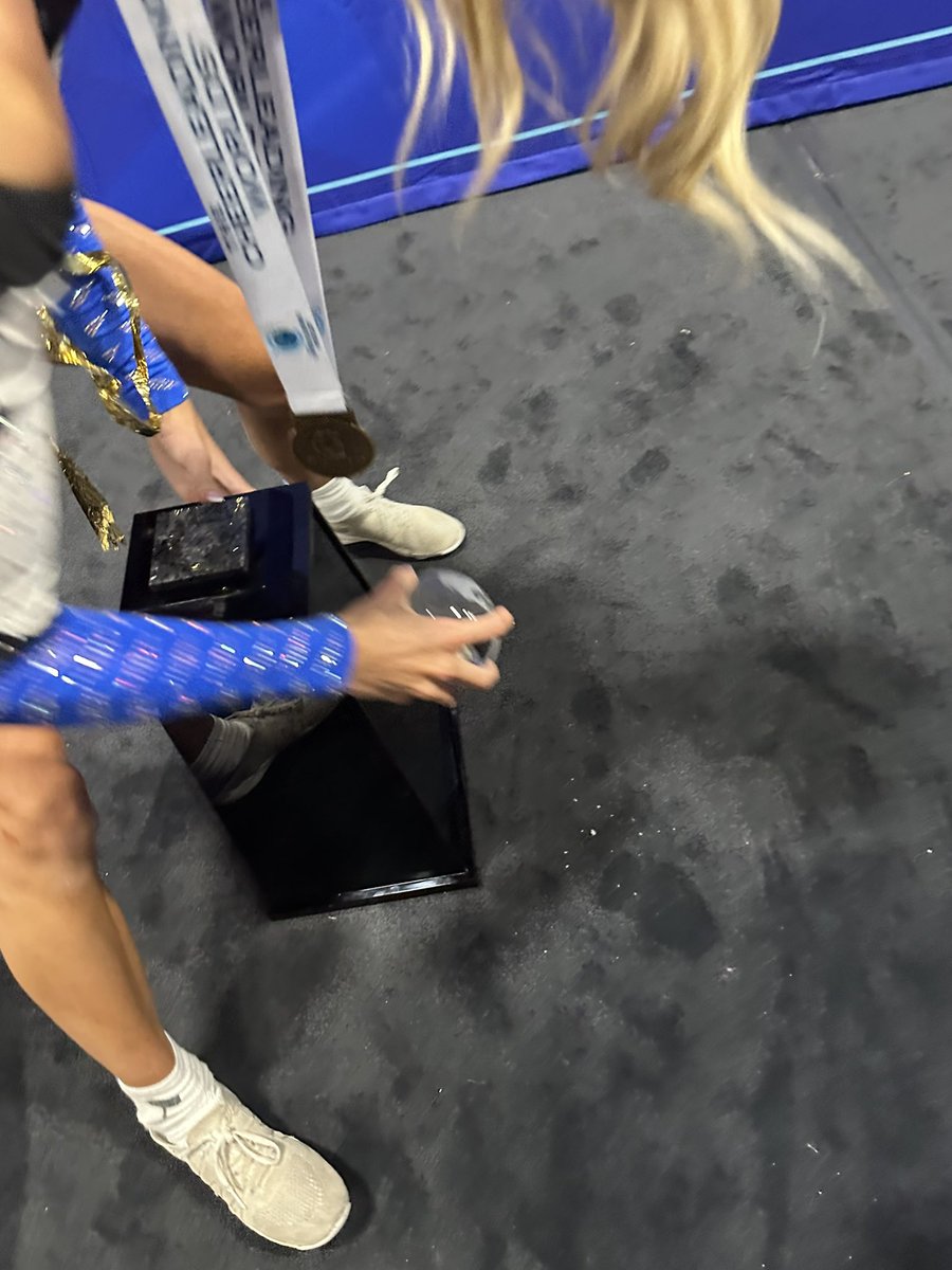 lexitaryn9's tweet photo. moments before I dropped the globe… https://t.co/26JMa8umOk
