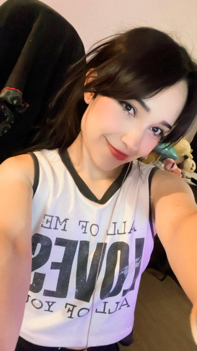 nell_mew's tweet photo. Ya estoy en directooo 👀👀 jugare Fortnite para avanzar mi pase 🫣🫶

https://t.co/sGYDvqxDGh https://t.co/xQN6ruRzNl