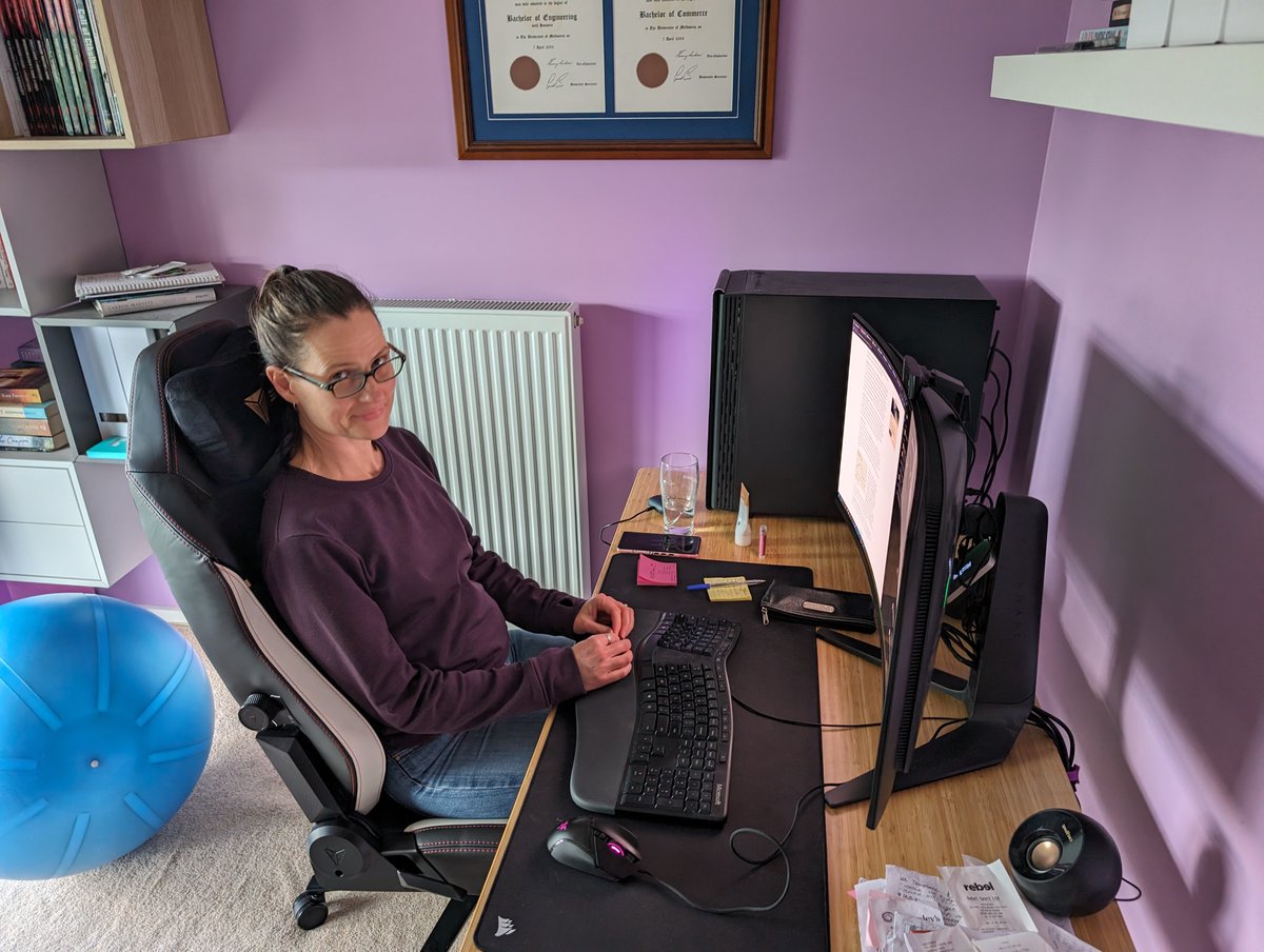 wilmannator's tweet photo. Secret lab chairs. Jill and Tara are loving them. Also only telling you so we can extend the warranty. #Secretlab https://t.co/HJYoMY95zB