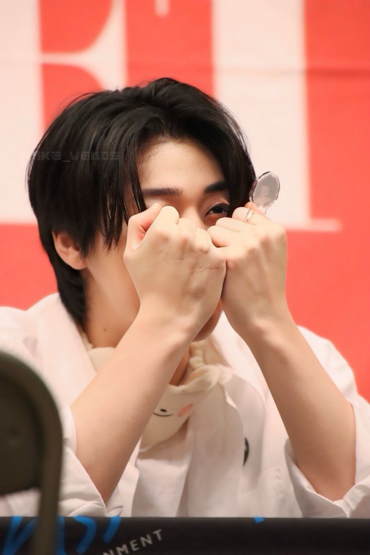 240428 일본 대면팬싸  朝日生命ホール

올바른 사용법입니다💍✦.*
감사합니다〜♡˒˒

#WEi #위아이 #유용하 #용하 #YONGHA