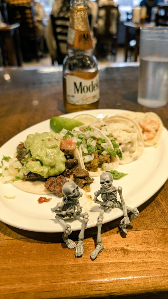 nw7400's tweet photo. Nacho and Tacos at Taqueria Playa Tropical https://t.co/NBfiqZS76n