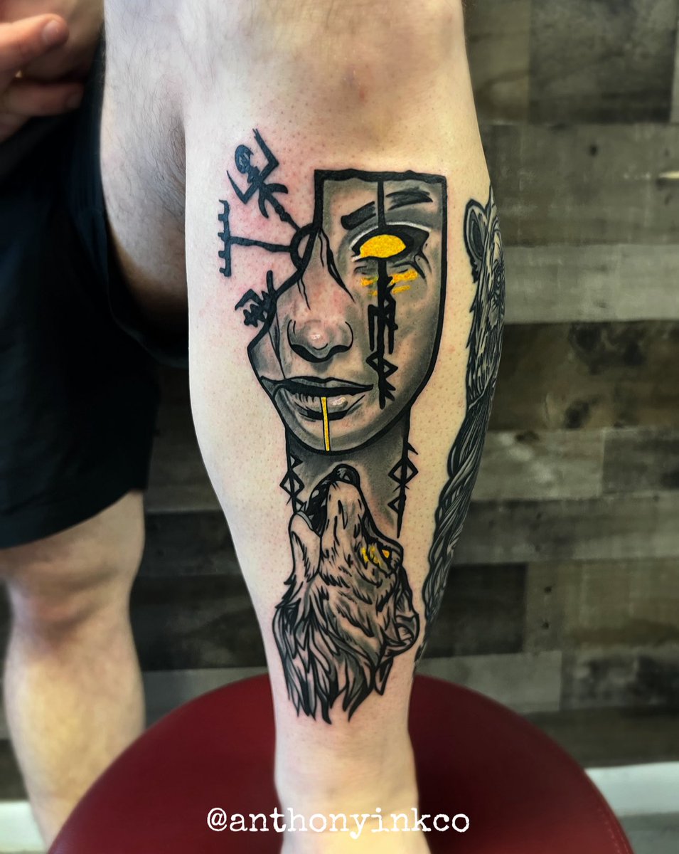 Had a chance to add another Viking themed piece on my client’s leg. I love blending together different imagery like this into a cohesive design. Can’t wait to work on the next addition! ⚔️🐺
#blackandgreytattoo #vikingtattoo #colorinfusiontattoo #mississippitattooartist