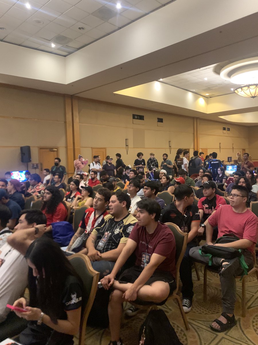 Seguimos con TOP 8 🔥🏆

twitch.tv/smashfactorgam…