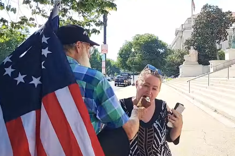 @JFCUANNOYME corinne eating ice cream with screamin' steve RIP #1776RM #J6