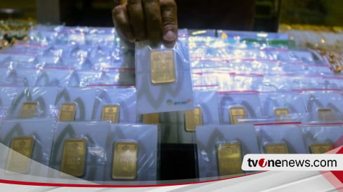 Setelah Terpuruk Rp21 Ribu Sepanjang Pekan Lalu, Harga Emas Antam Kembali Dibuka Melemah ke Rp1,325 Juta per Gram: Harga emas Antam (Aneka Tambang) pada hari Senin (29/4/2024) kembali melemah Rp1.000 per gram, dari level Rp1,326 juta per gram menjadi… dlvr.it/T68C1t