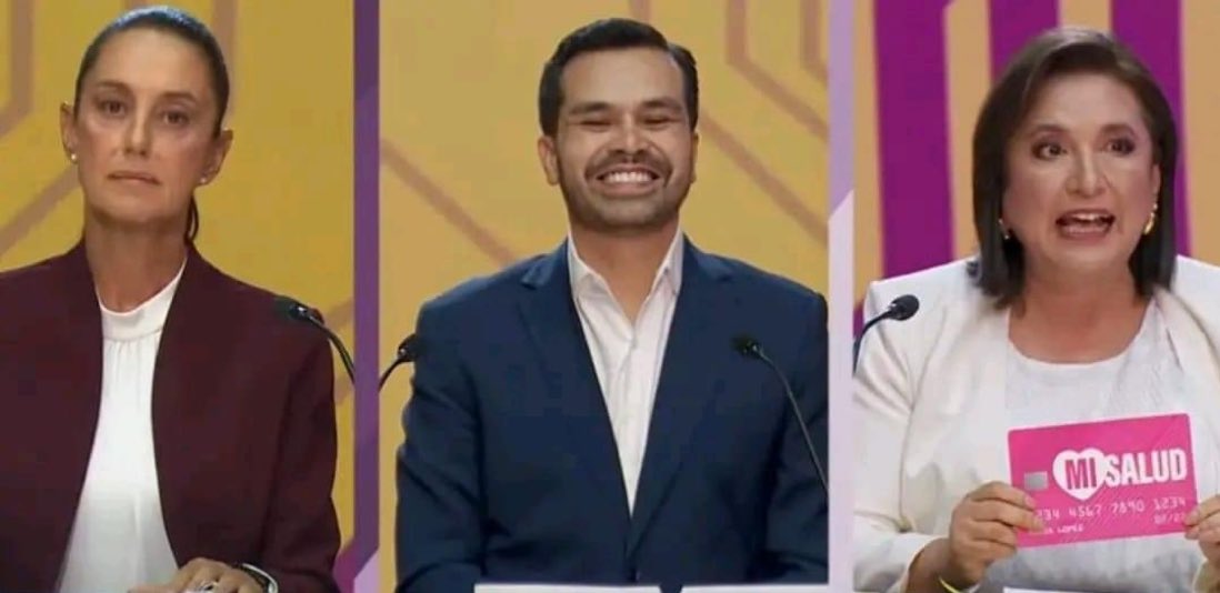 iBadGirly's tweet photo. Shhh ya empezó mi novela 🤫 #DebateINE https://t.co/SdXw2eFLoc