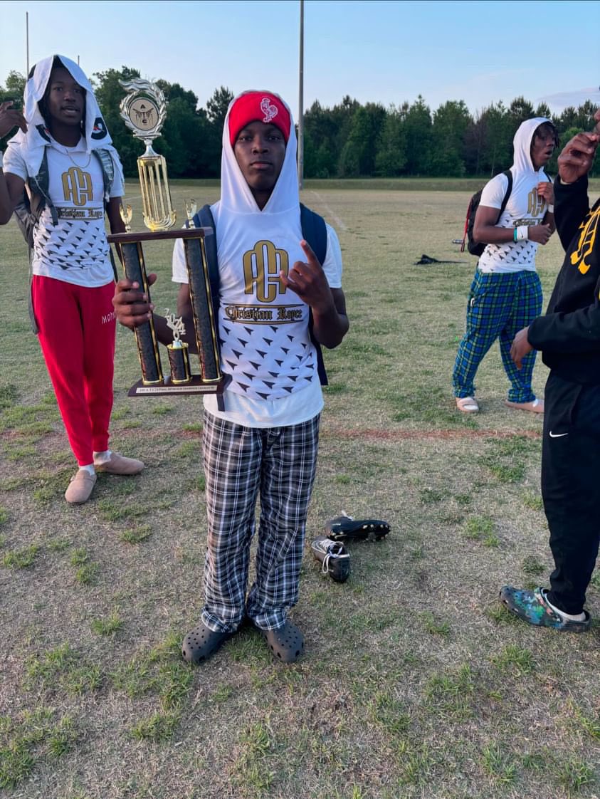 Good tournament today. I was able to go against some D1 talent ended the day off with 6 touchdowns <a href="/_ChristianRoyce/">Christian Royce LLC</a> <a href="/BarnwellFB/">Barnwell Football</a> <a href="/CoachBrianSmith/">Brian Smith</a> <a href="/CoachYoungblood/">Derek Youngblood</a> <a href="/cotcheryfoundat/">Jerricho Cotchery</a>