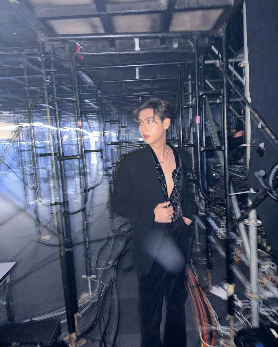 [IG Updated] Back Stage🔳 #polcatimetravelingconcert 

🤎🐵 @ssingss
#ssingss #SingHarit #张翊昕 #ซิงหฤษฎ์ 

src: IG ssingss instagram.com/p/C6ThXHSR9ty/