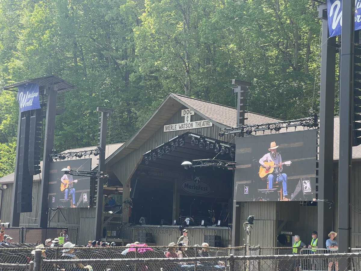 @MerleFest in Wilkes County is both a great family-fun music celebration and also an impressive @NCCarolinaCore economic development four-day event. Thanks go to my friends and colleagues at @WilkesEDC for making sure we had a wonderful time!