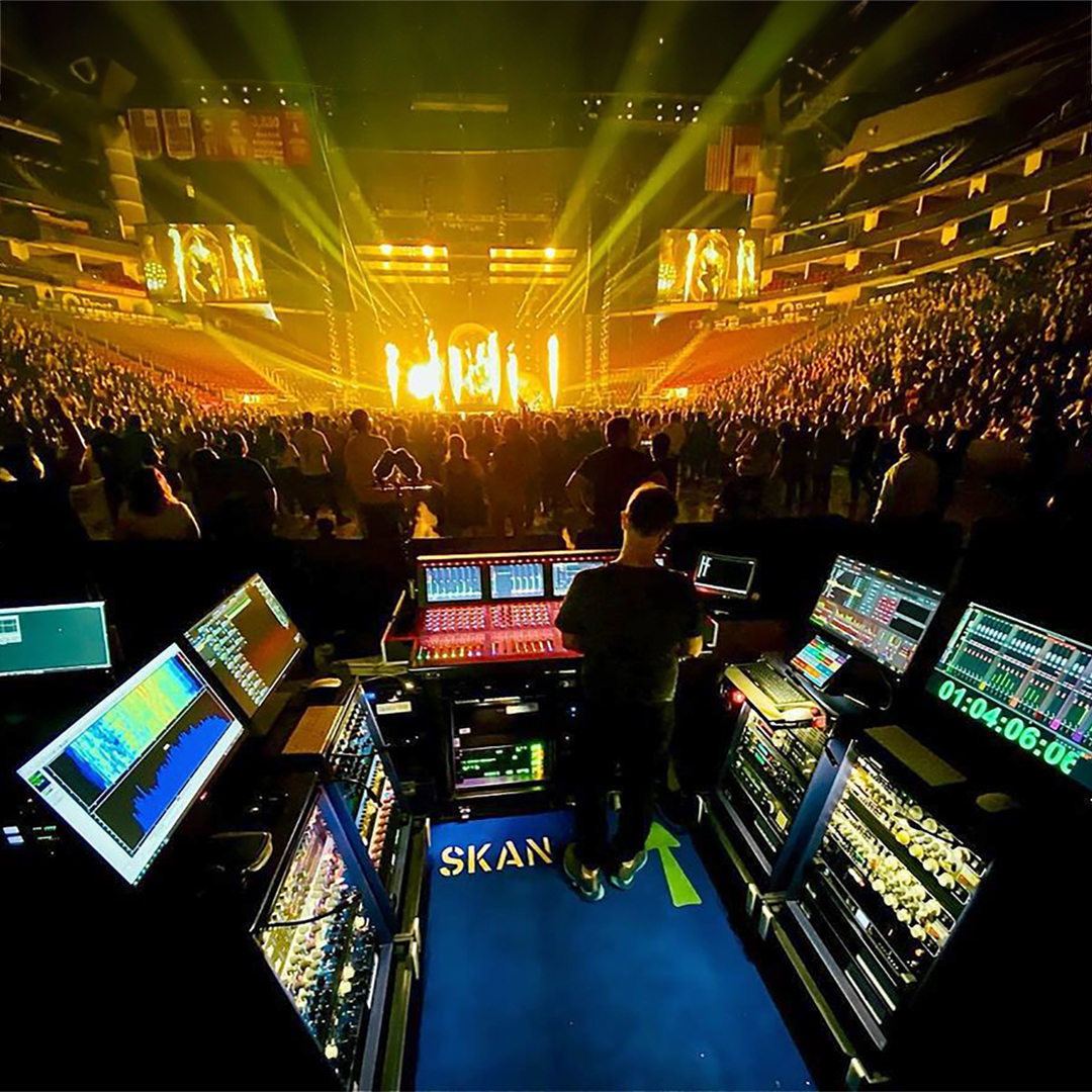 🎚️ MUSE FOH engineer Marc Carolan
📷 instagr.am/edmobrien
▶️ avid.com/s6l

#muse #houston #livemusic #soundengineer #livesound #avids6l #avidlivesound #venues6l #avid