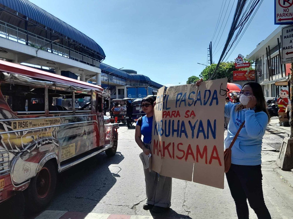 KabataanPLPasig's tweet image. Inaanyayahan namin ang lahat ng kabataan at mamamayan na sumama sa pagkilos para sa kinabukasan ng ating transportasyon.

#NoToJeepneyPhaseout 
#NoToPUVModernizationProgram 
#NoToPUVPhaseout 

Join Kabataan Partylist - Pasig!
bit.ly/KPL-PasigMassO…