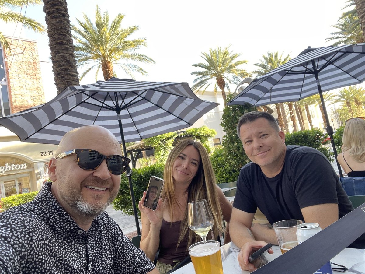 𝘞𝘪𝘵𝘩𝘰𝘶𝘵 𝘭𝘰𝘷𝘦. 𝘞𝘩𝘦𝘳𝘦 𝘸𝘰𝘶𝘭𝘥 𝘺𝘰𝘶 𝘣𝘦 𝘯𝘰𝘸? Sunday Funday with 2 of my favorites 🥂🍻😎 My Queen and her brother / my brother-in-law. I love them more than they’ll ever know. 💯