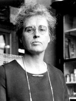 As we celebrate the #DayofImmunology, we highlight the contributions of Winifred Ashby! She developed the first technique to determine red blood cell lifespan in humans, which increased the efficacy of blood transfusions and the management of chronic anemia. #womeninSTEM