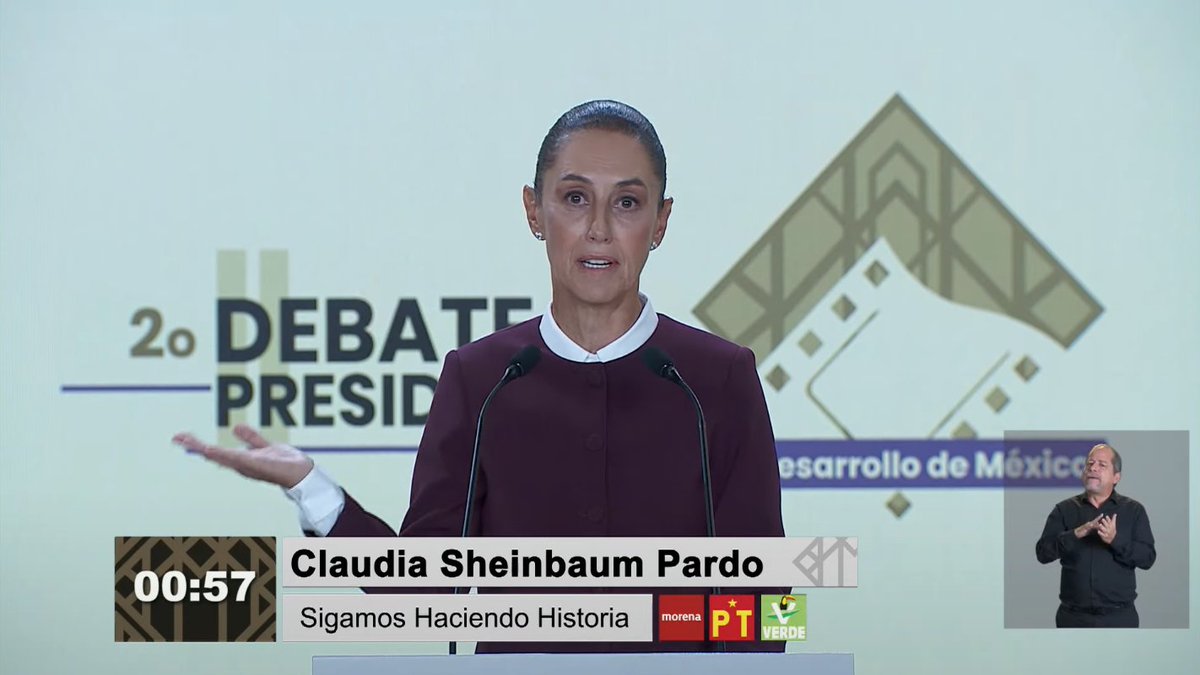 ExpansionMx's tweet photo. “Vamos por el segundo piso de la cuarta transformación”, dice Claudia Sheinbaum al arrancar el segundo debate que inicia con el tema de crecimiento económico, Refirió que el modelo económico neoliberal que significó privatizaciones con corrupción pensiones de hambre, y aumento de impuestos, se terminó en 2018 con la llegada del actual gobierno honesto, protector, mejores salarios, pensiones sin aumentar impuestos, con programas para el bienestar y obras estratégicas.  

📸: INE 
Sigue nuestro minuto a minuto: https://t.co/WTnDeU4Yzi