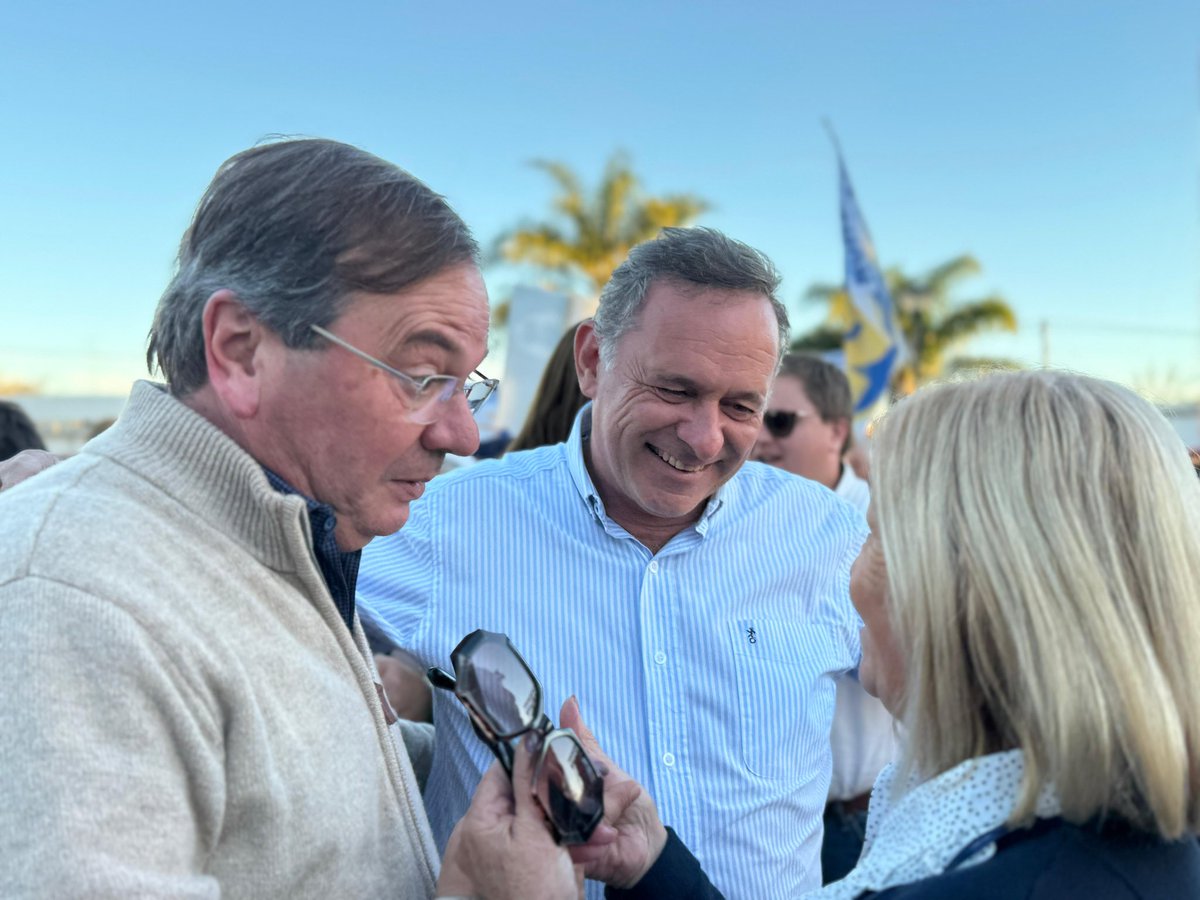 GRACIAS Colonia por este domingo de encuentros en Nueva Helvecia, Rosario, Juan Lacaze, Tarariras, Nueva Palmira y Carmelo. Este equipo está probado y pronto para gobernar y seguir transformando el país. #SigamosCambiando #UruguayParaAdelante