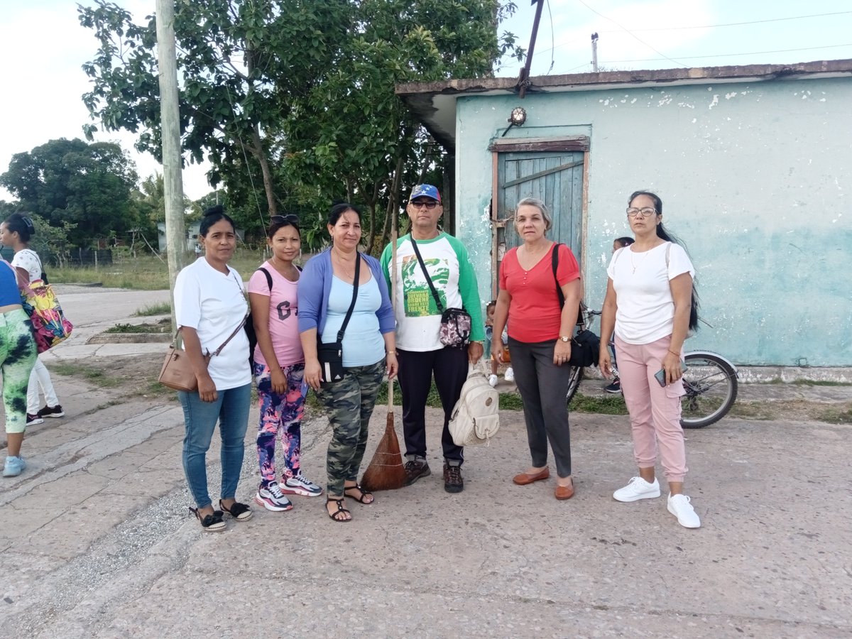 Una buena  jornada de trabajo en la comunidad  Planta de Prefabricados, La Fe,  muy felices  porque el mayor aporte fue el amor que dimos y recibimos . Y Vamos por más. #PorCubaJuntosCreamos #ACubaPonleCorazon #ciflordelaamistad #CubaMined #edcacionisladelajuventud