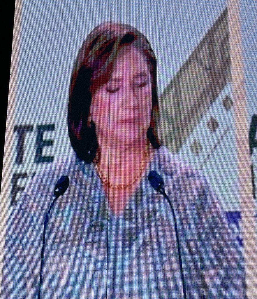abrahamendieta's tweet photo. Los rostros de la derrota. 

#ClaudiaArrasaDebate https://t.co/zBaCSpFSOM