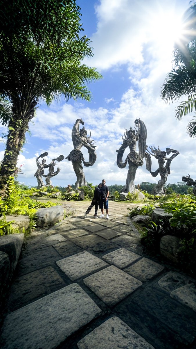 kenziemanan's tweet photo. 20220710 Taman Dedari memang mengagumkan, keren. Area taman yang dibuka secara resmi pada 9 Januari 2021 ini terdapat 50 patung, termasuk empat patung besar bidadari setinggi 10 meter yang viral.
#allahummabarik #masyaallahtabarakallah #tamandedari #wisataindonesia #bali https://t.co/acblBe8GIW