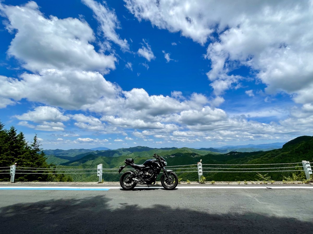 ツーリングによい季節になりました。かなり暑いけど^^;

#バイク #バイクのある風景 #バイク乗りと繋がりたい #バイク好きと繋がりたい #バイクのある生活 #バイク乗り #高野山 #龍神スカイライン #高野龍神スカイライン #YAMAHAが美しい #mt07 #yamahamt07 #ヤマハ #Yamaha #ツーリング